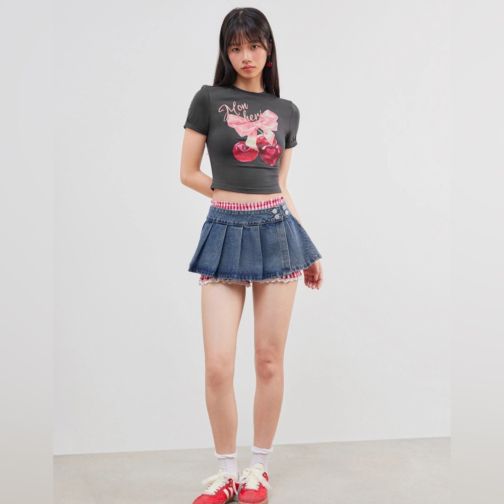 Pleated mini skirt